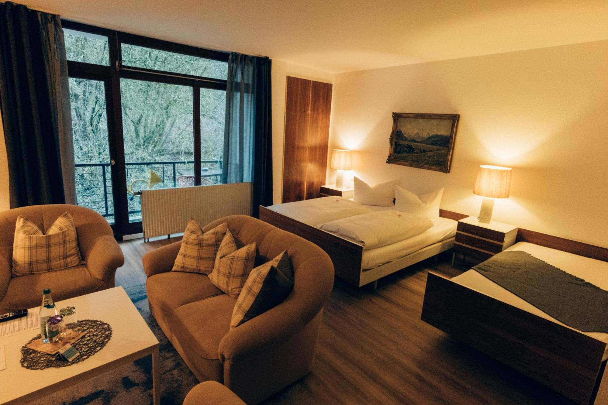 Gasthof Hotel Zur Post Egloffstein ภายนอก รูปภาพ