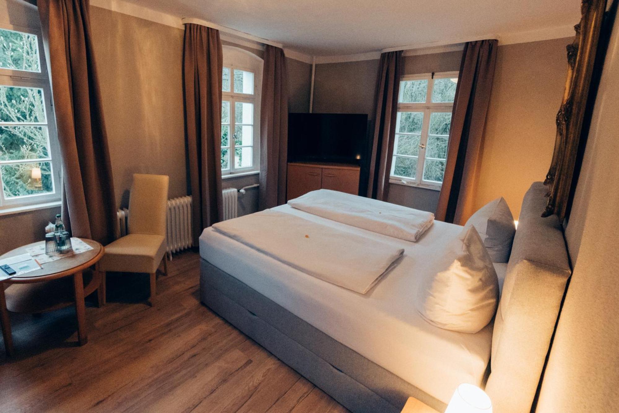 Gasthof Hotel Zur Post Egloffstein ภายนอก รูปภาพ