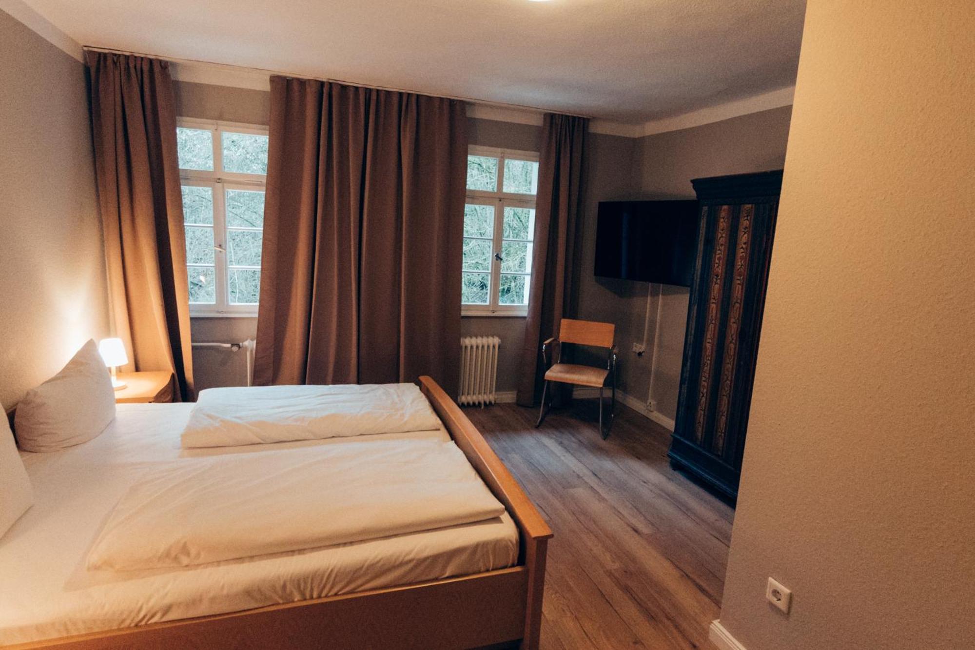 Gasthof Hotel Zur Post Egloffstein ภายนอก รูปภาพ