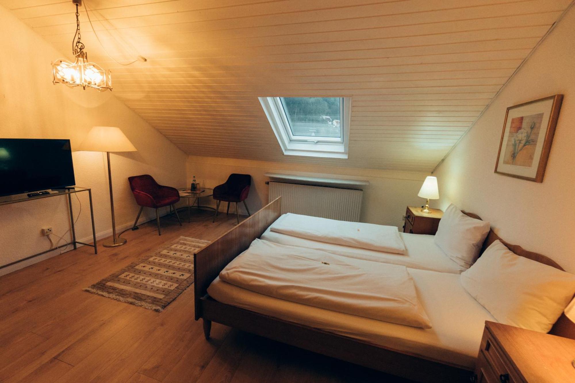 Gasthof Hotel Zur Post Egloffstein ภายนอก รูปภาพ