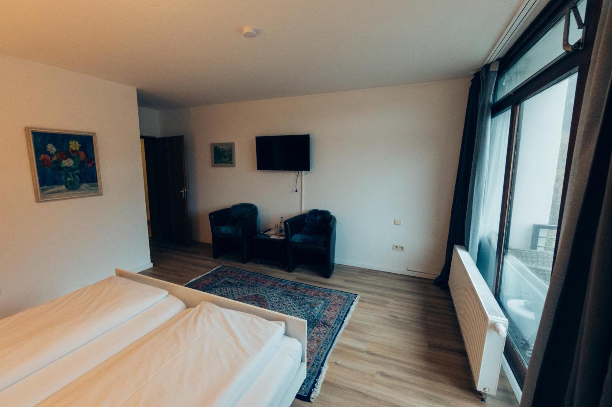 Gasthof Hotel Zur Post Egloffstein ภายนอก รูปภาพ
