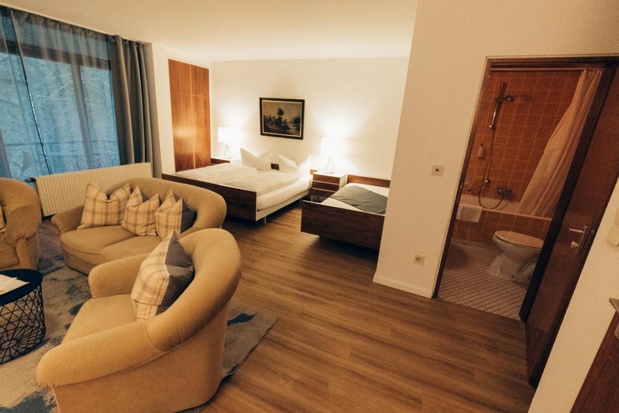 Gasthof Hotel Zur Post Egloffstein ภายนอก รูปภาพ