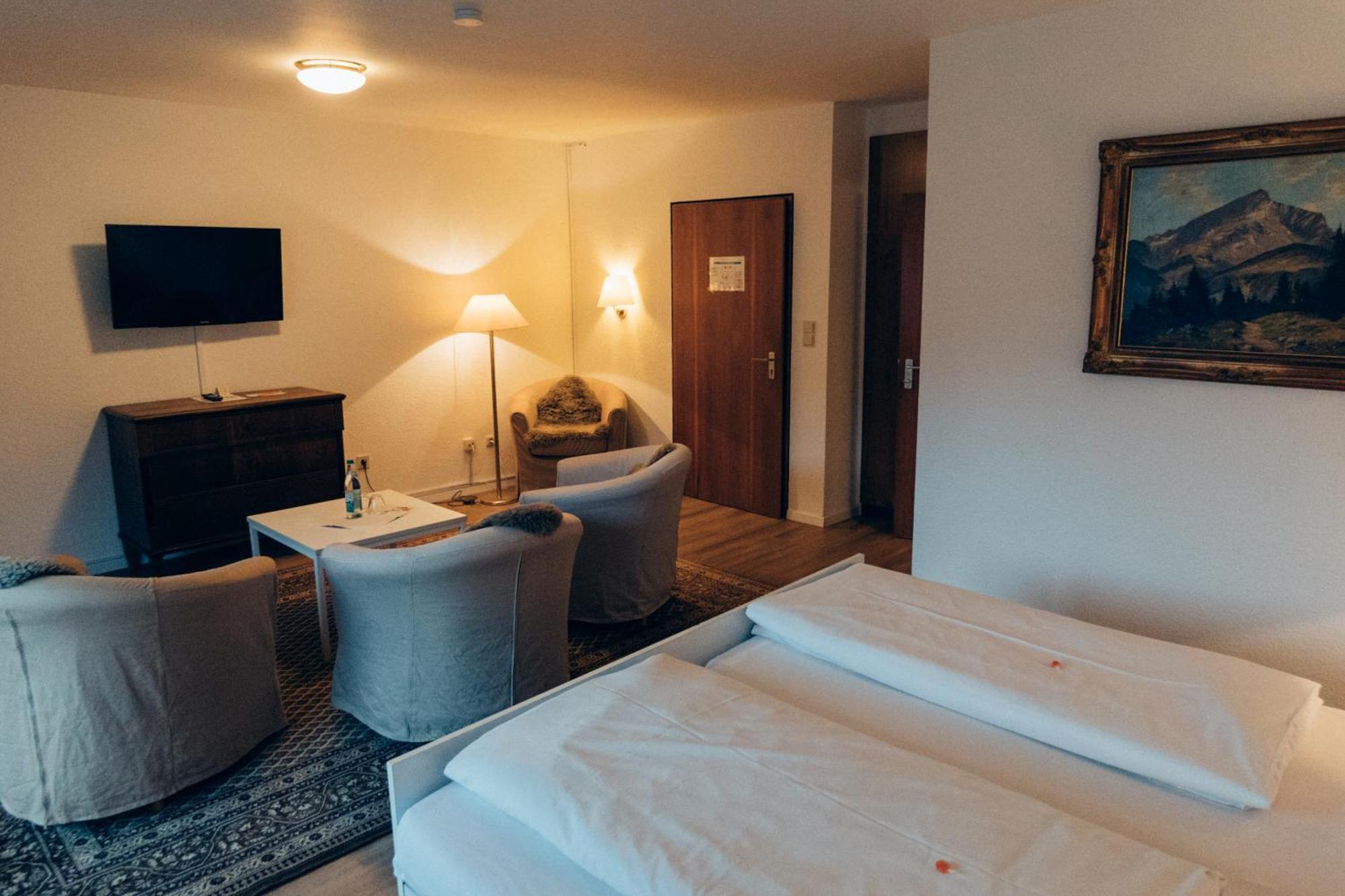 Gasthof Hotel Zur Post Egloffstein ภายนอก รูปภาพ