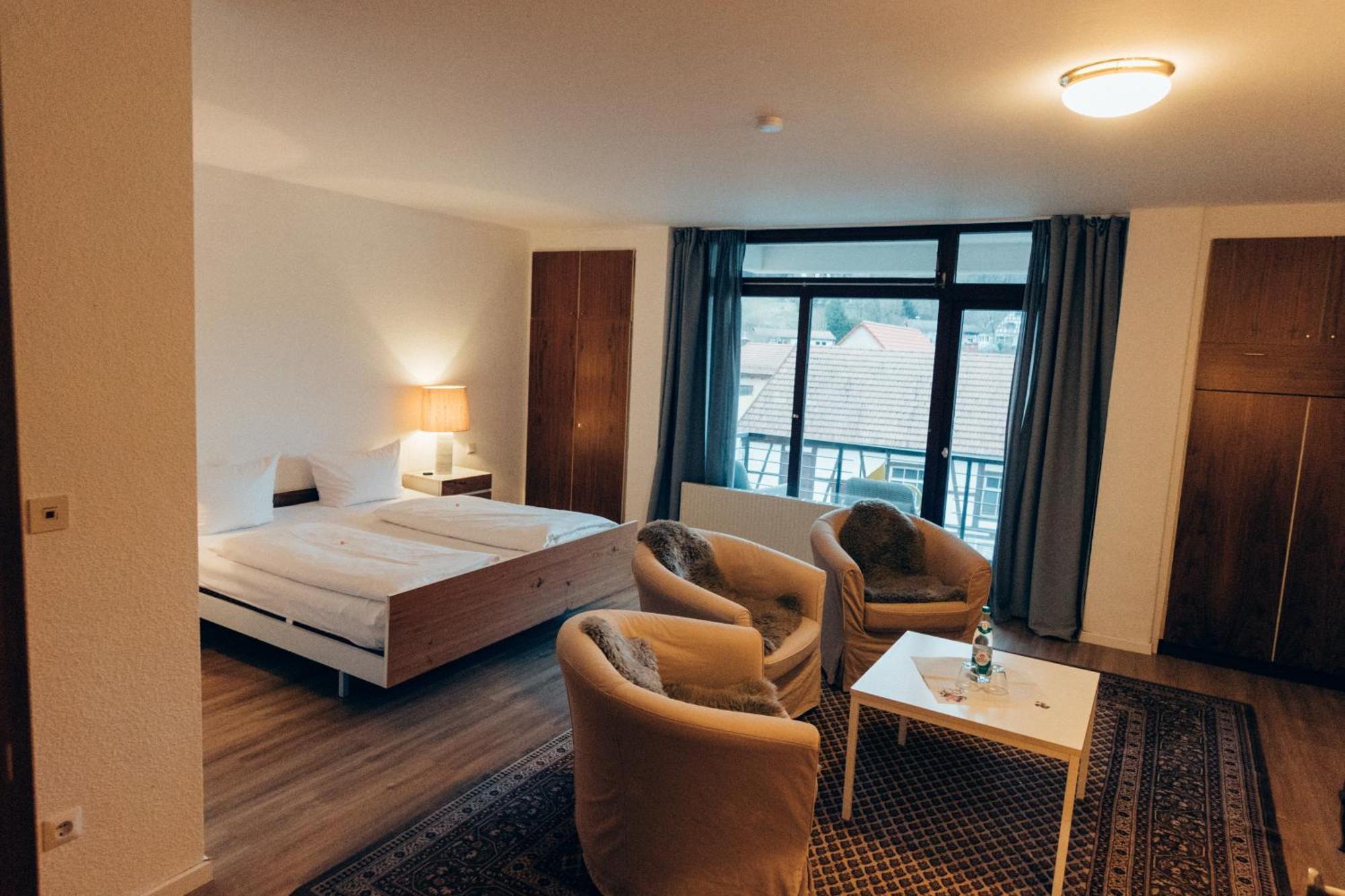 Gasthof Hotel Zur Post Egloffstein ภายนอก รูปภาพ